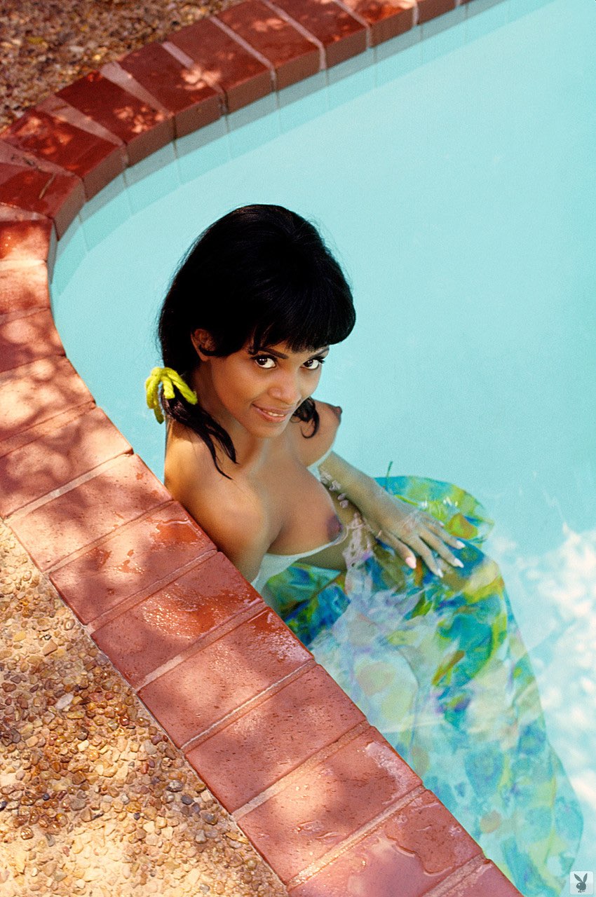 Jean Bell topless